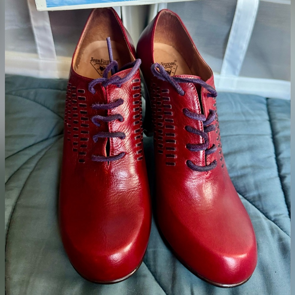 Fluevog Daily Miracle Mystery in red. Brand new size 10